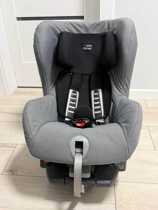 Fotelik samochodowy Britax Romer Safefix Plus (ISOFIX)