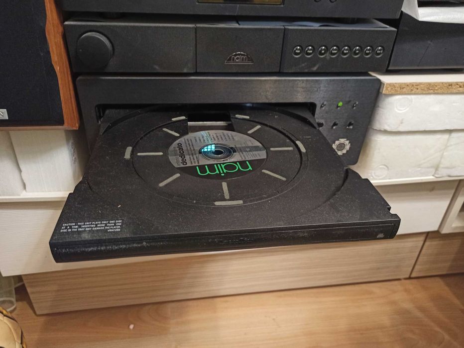 Продам универсальный проигрыватель EAD-T8000