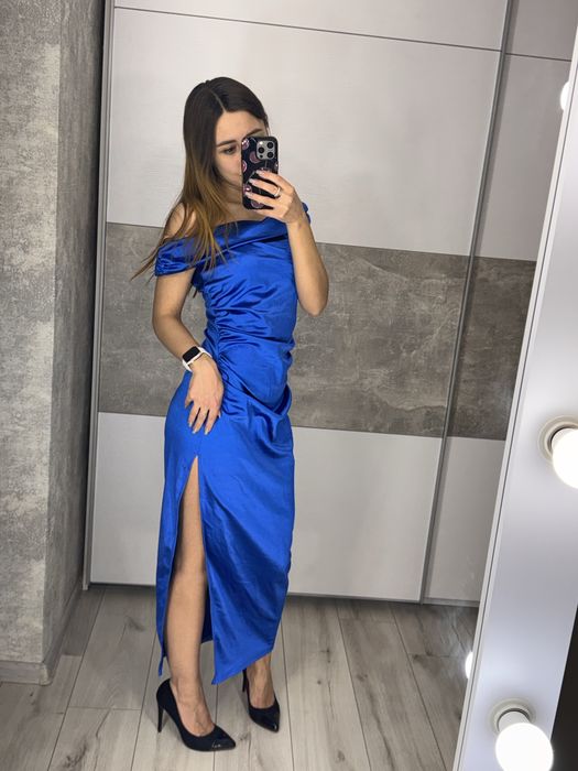 Шикарна сукня в підлогу