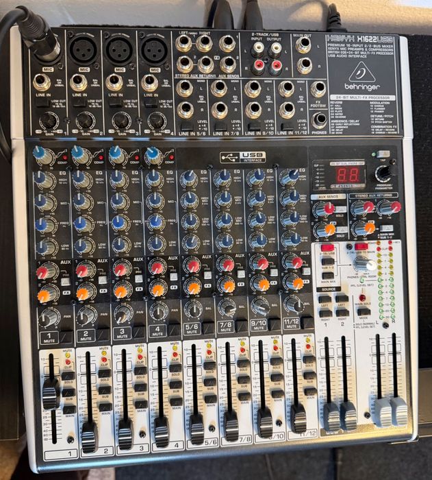 Behringer Xenyx X1622USB + Case Thomann