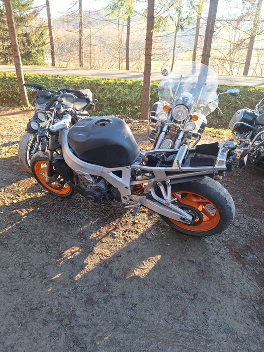 Honda cbr 900rr sc33 silnik skrzynia felga cała na części moduł