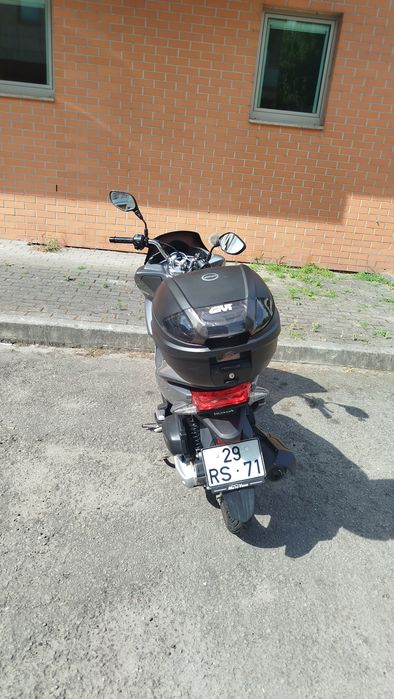 Honda PCX - venda ou troca