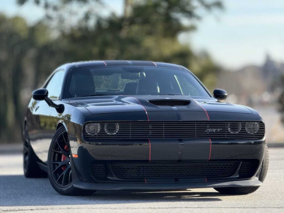 Dodge Challenger SRT Hellcat      2016