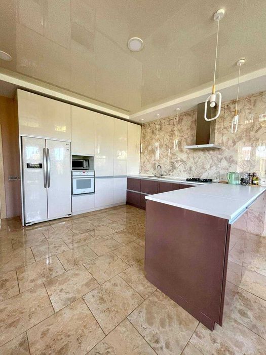 Продам дом в Обуховке, с гостевым домом/озеро/мустанг/седьмое небо