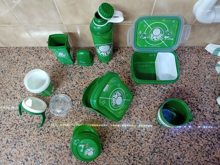 Tupperware copos garrafa talheres do clube Palmeiras casa quarto apart