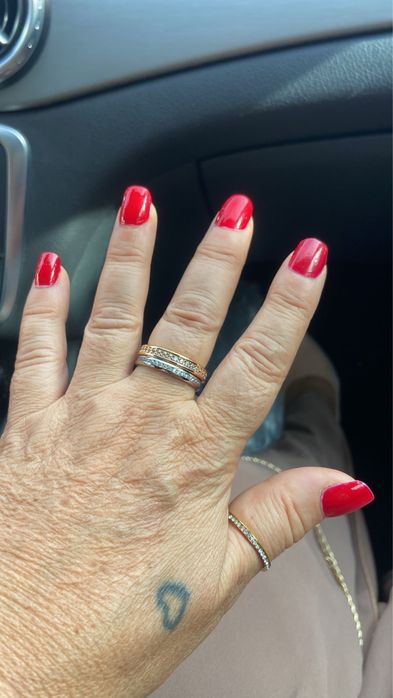 Unhas normais e gel