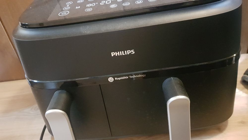 W sumie nowy Airfryer philips NA351