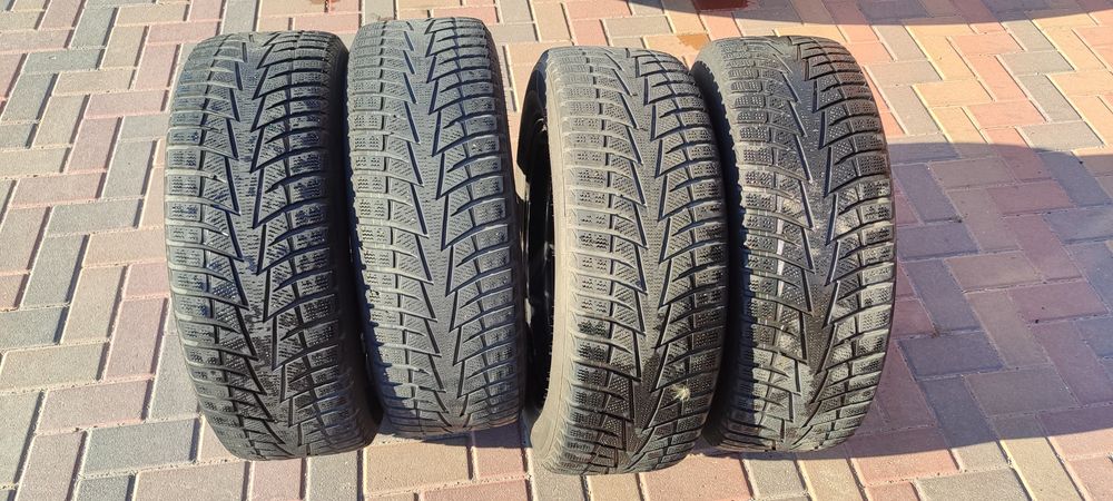 Зимова гума Hankook Winter i Cept W636 XL 225/60 R17