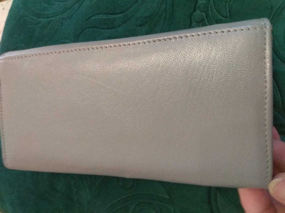 Średni portfel damski skórzany w kolorze GRAY