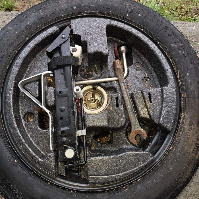 Kolo dojazdowe lewarek klucz komplet bmw e87 e90 x5 e91 e60 e61