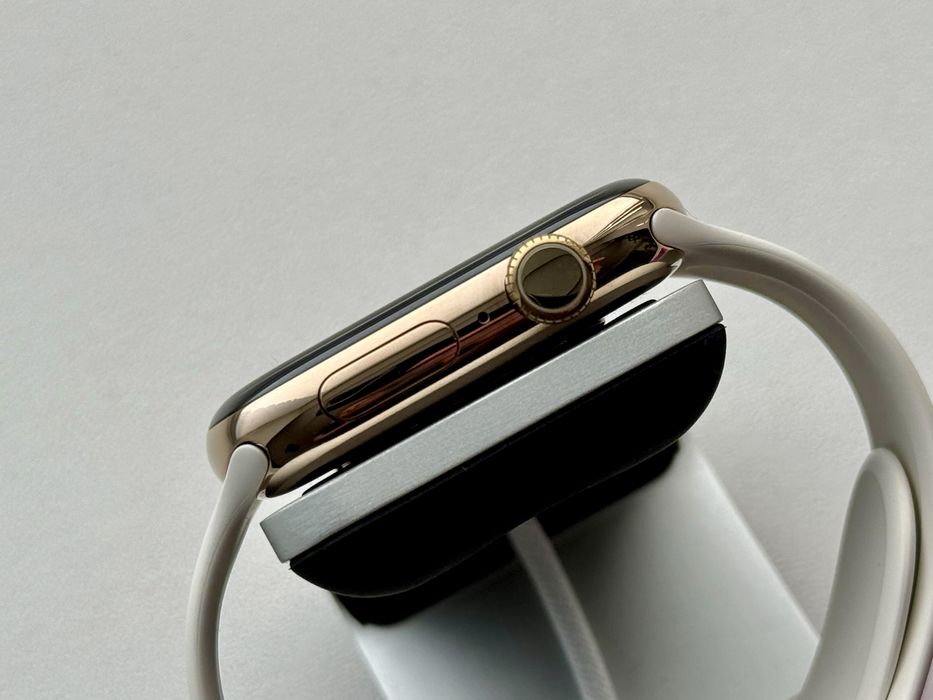 Apple Watch 10 46 Gold Titanium