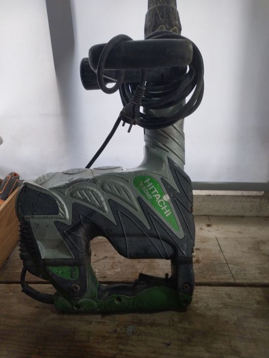 vendo martelo eletrico profissional japones como novo.