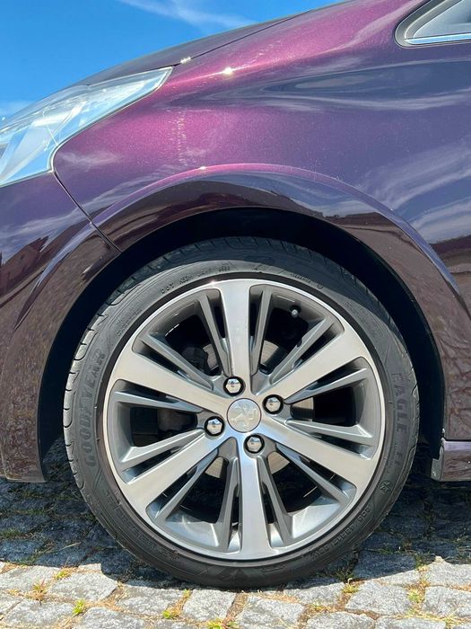 PEUGEOT 208  Full Extras