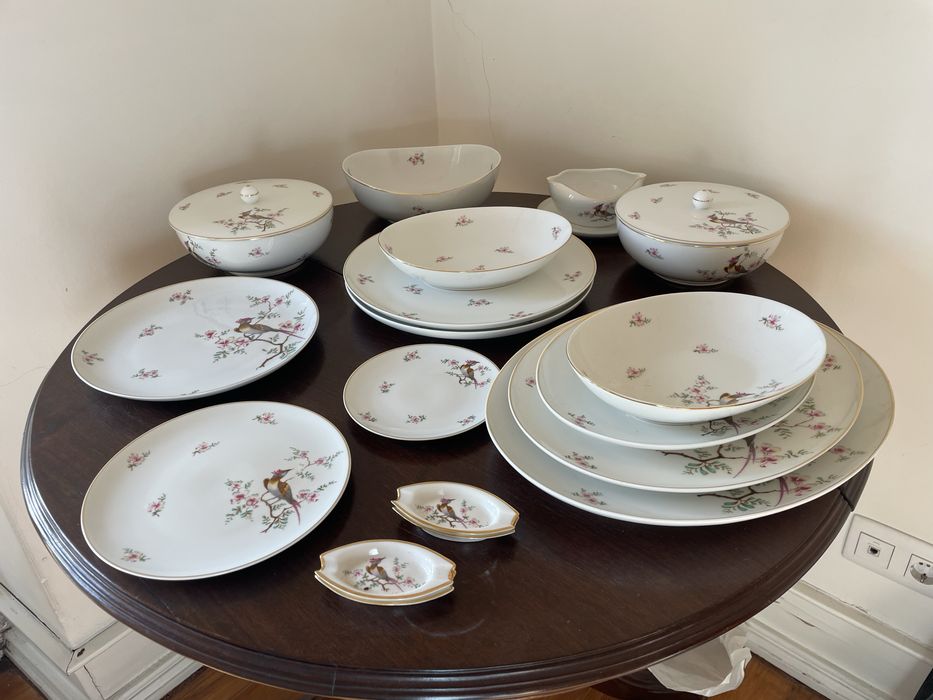 Servico Vista Alegre, anterior a 1968, impecavel e completo