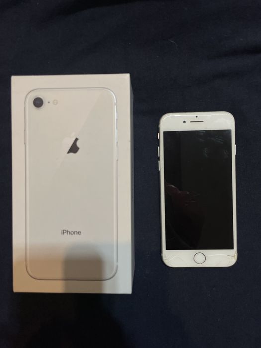 Iphone 8 potluczony sprawny