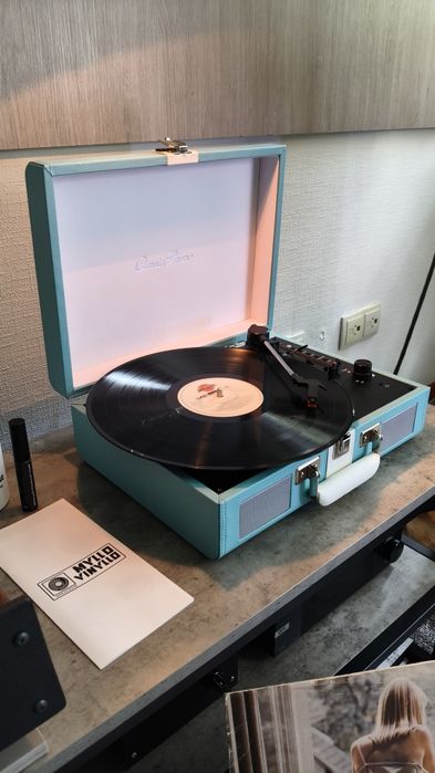 Програвач вінілу Lenco TT-110BUWH