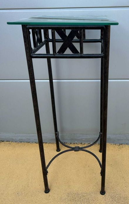 Mesa em vidro + apoio + espelho