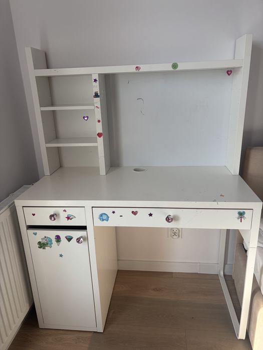 Biurko Micke Ikea z fotelem