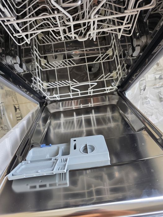 Продам посудомийку Hotpoint-Ariston   CIS LI 420  в  гарному  стані