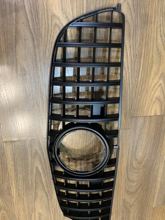 Решітка радіатора Mercedes GLS X166 AMG