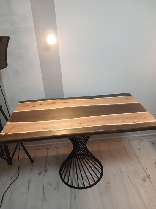 Столи из ебокситной смоли