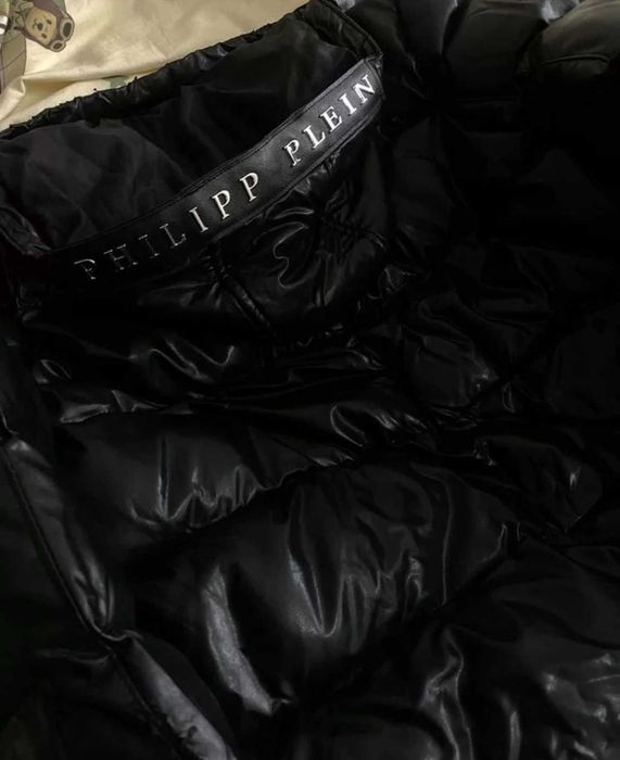 Продам куртку Philipp Plein