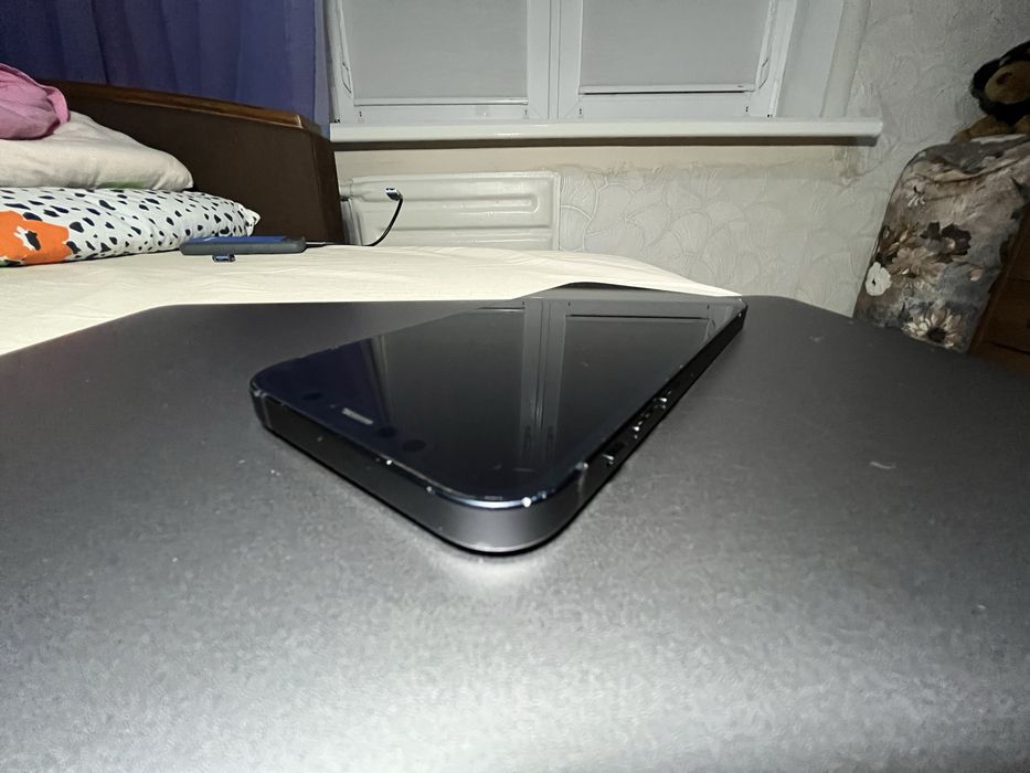 IPhone 12. 64 gb.              .