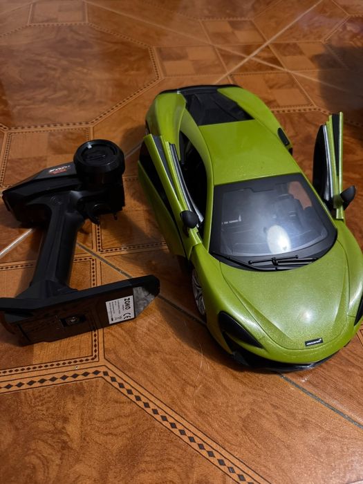 Vendo carro telecomandado McLaren 57OS