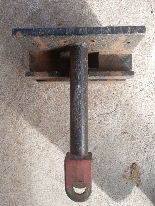 Zaczep przedni c330 obciążnik