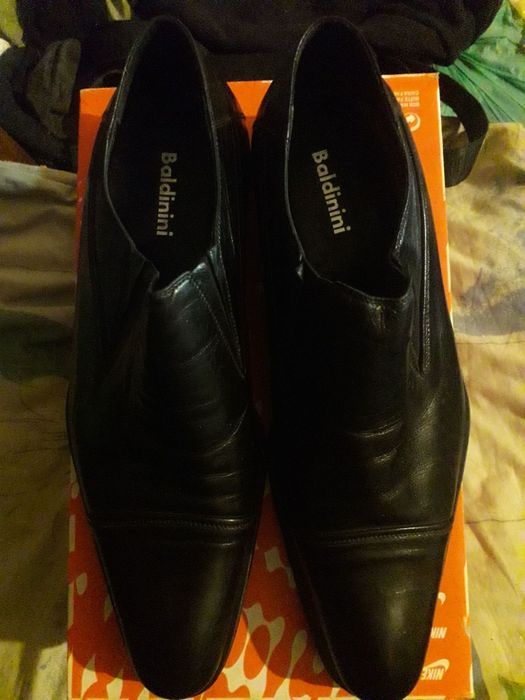 Продам туфли чёрные,кожаные Baldinini