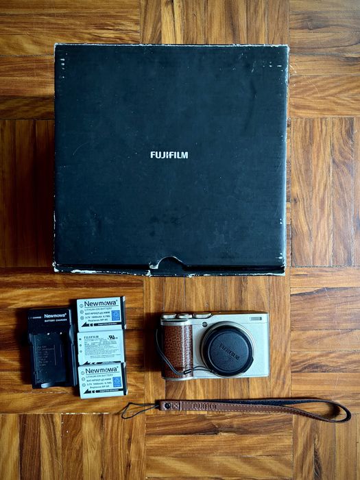 Fujifilm XF10 – APS-C 24.2MP | Lente Fujinon f/2.8