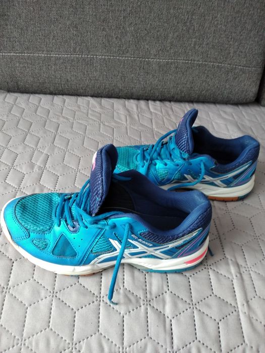 Buty halówki r 40 firmy Oasis