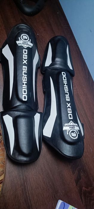 Ochraniacze na piszczele r.M kickboxing