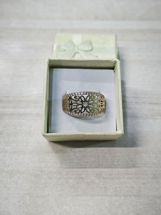 Złoty pierścionek ażurkowy kwiat pr585