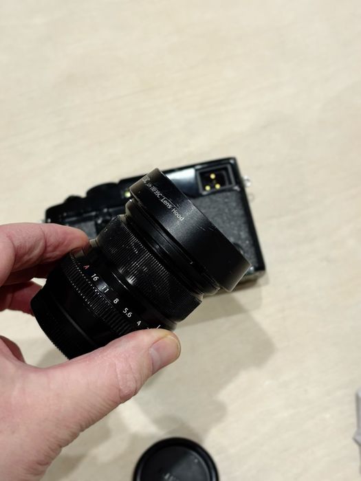 Fuji x-pro2 + fujinon 23 mm 2.0 + canon FD 50 mm +++