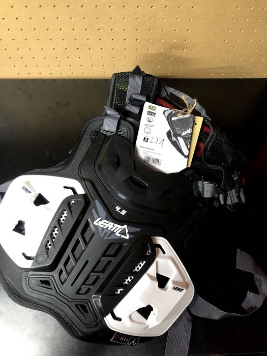 Buzer enduro cross LEATT Chest protector Moto 4.5 Hydra 25L 160-180cm