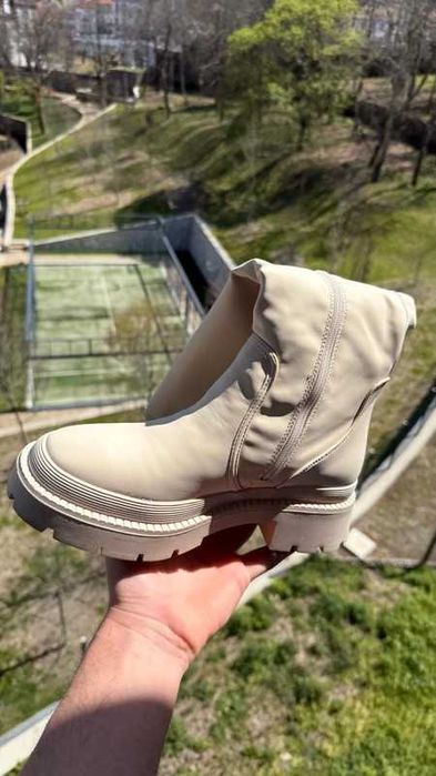 Botas de cano médio beges 38