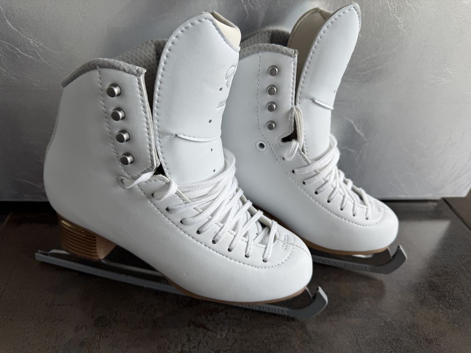 Коньки Jackson размер 36