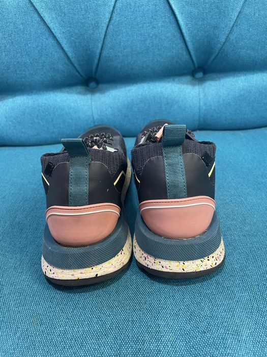 Zara майже нові