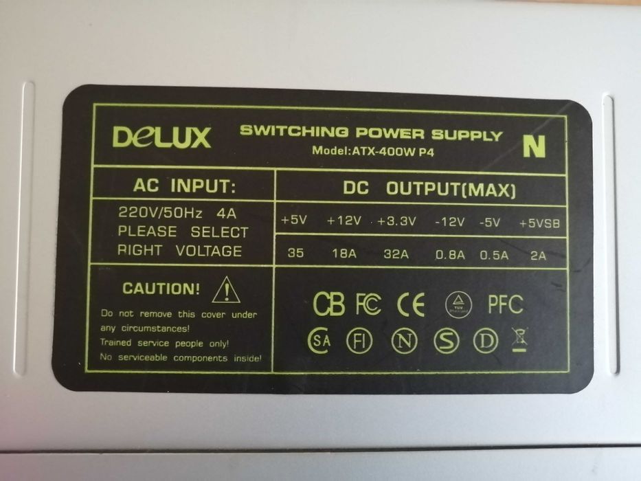 Блок питания для ПК АТХ 400W P4 в рабочем состоянии