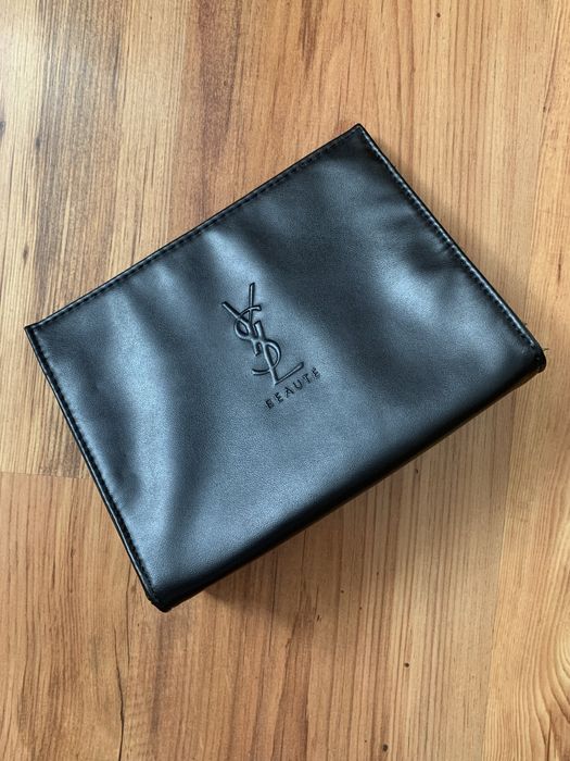 Косметичка-чехол YSL Yves Saint Laurent Beauté из искусственной кожи (черная)