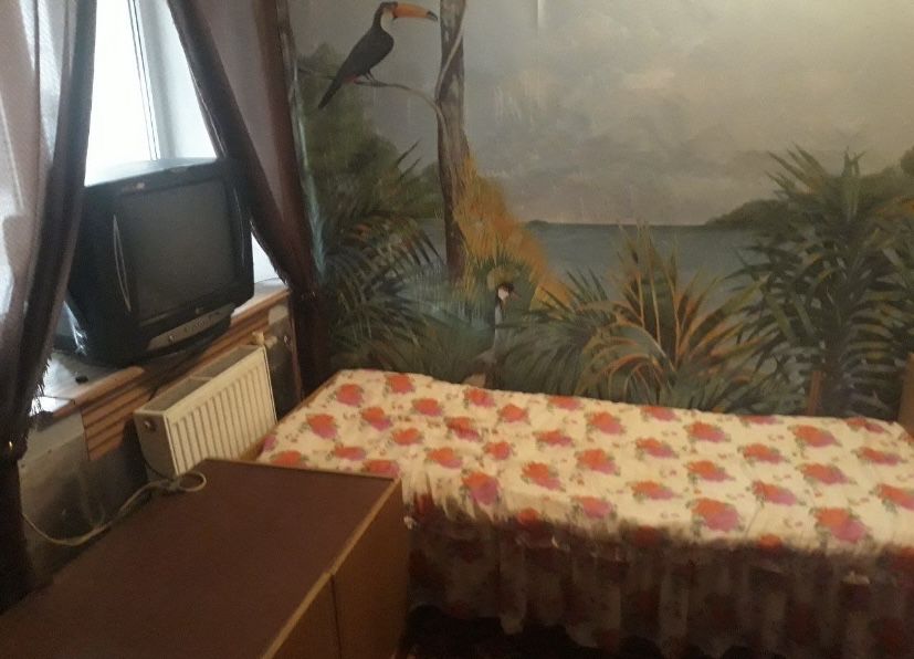 Квартира в центрі з підселенням !