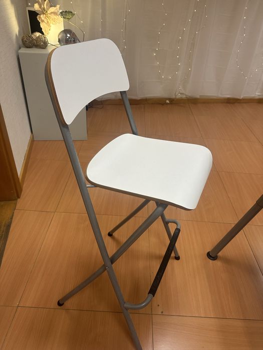 Mesa alta ajustavel com 4 cadeiras 160 x 80