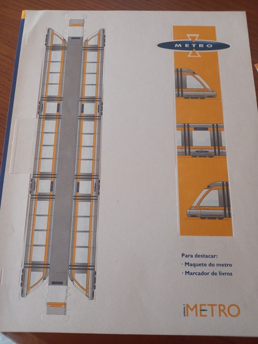 maquete do Metro do Porto 2000 em cartolina para destacar e montar