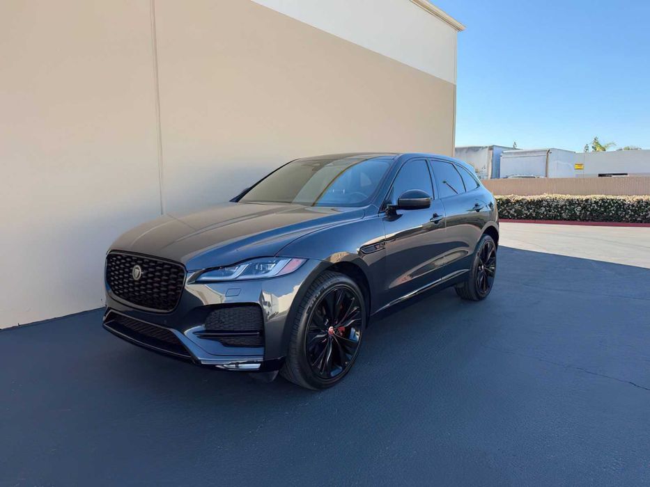 Jaguar F-PACE      2022
