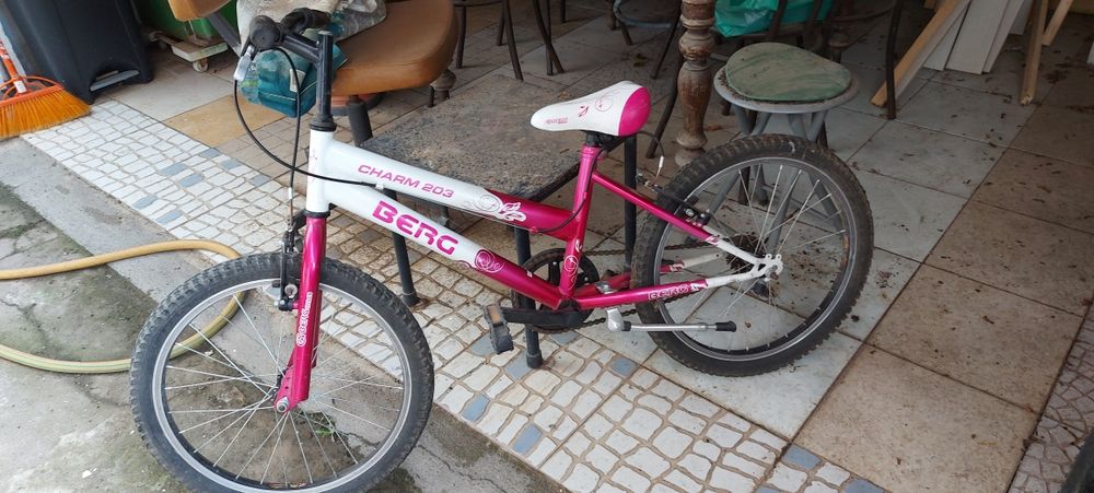 Bicicleta menina