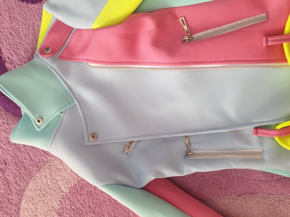 Продам новую куртку