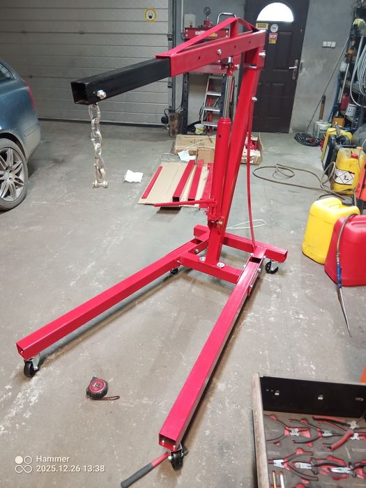 Żuraw warsztatowy 2 tony