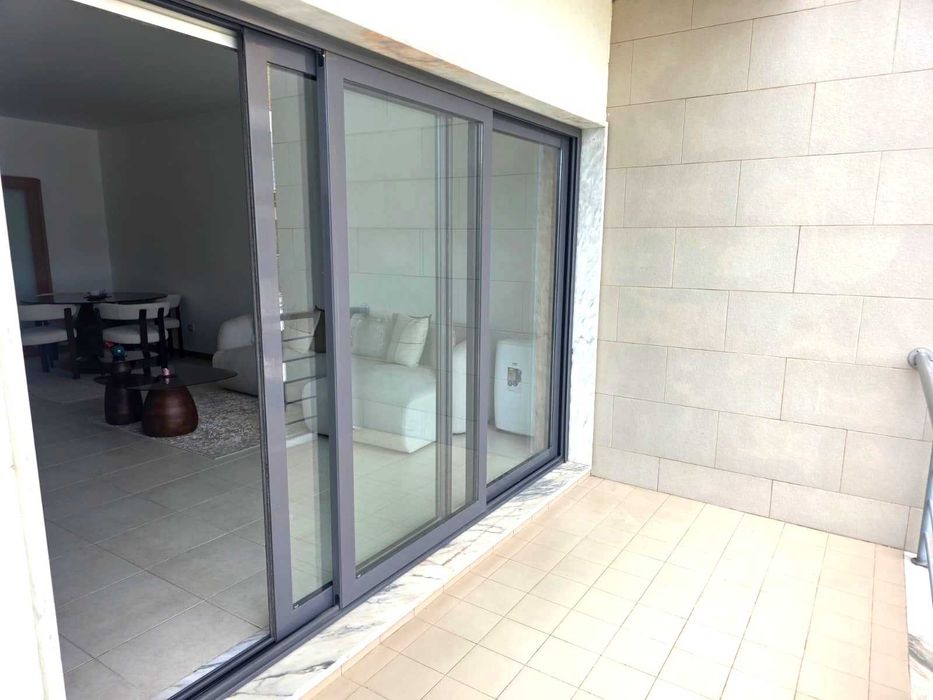 Apartamento T2 com Box e Varandas