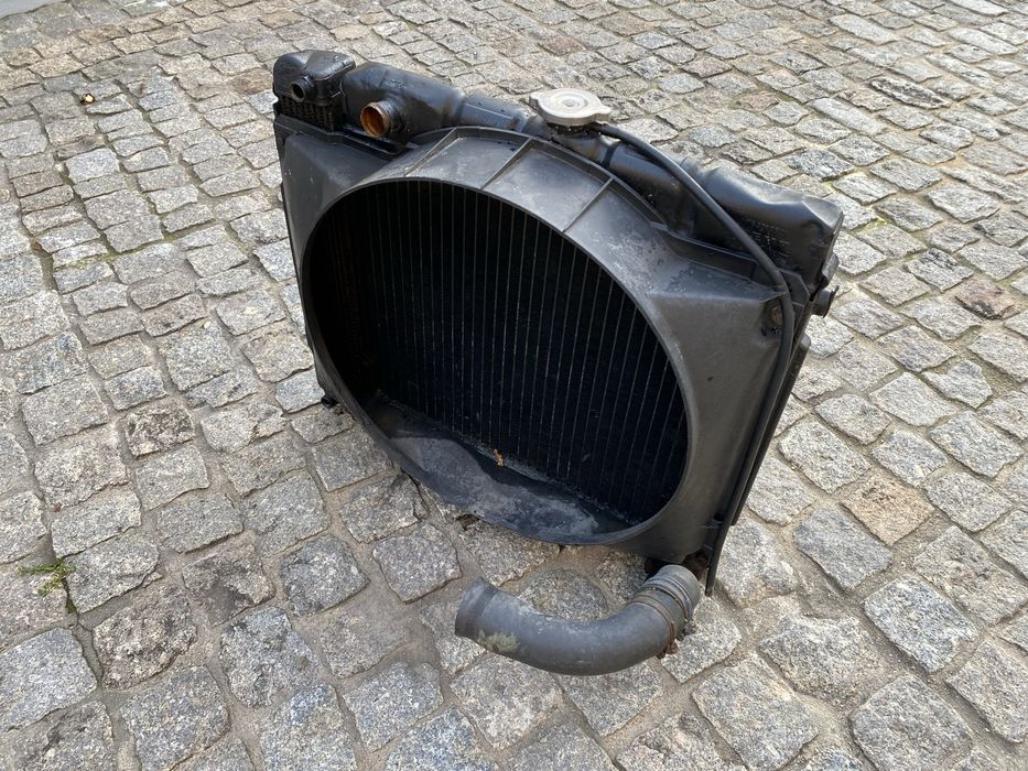 Mercedes W114 240D 220D Radiador